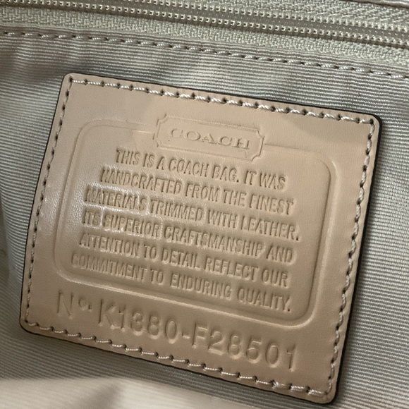 Coach Signature Triple Compartment Shoulder Bag & Charm - Picture 14 of 15